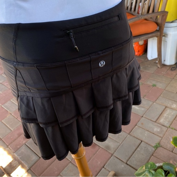 lululemon athletica Dresses & Skirts - Lululemon Athletica Pacesetter all black in excellent condition